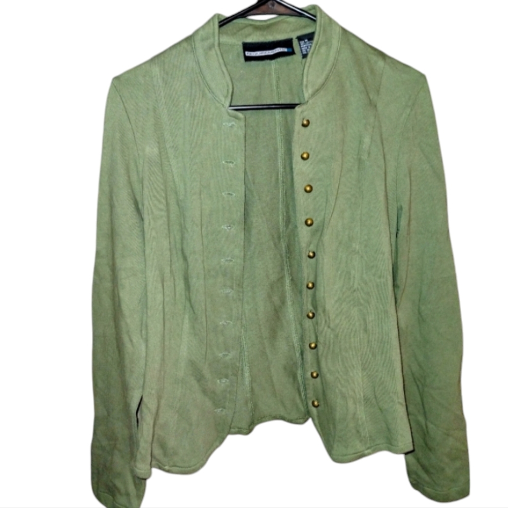 Requirements soft green shacket,button up front size M NWT